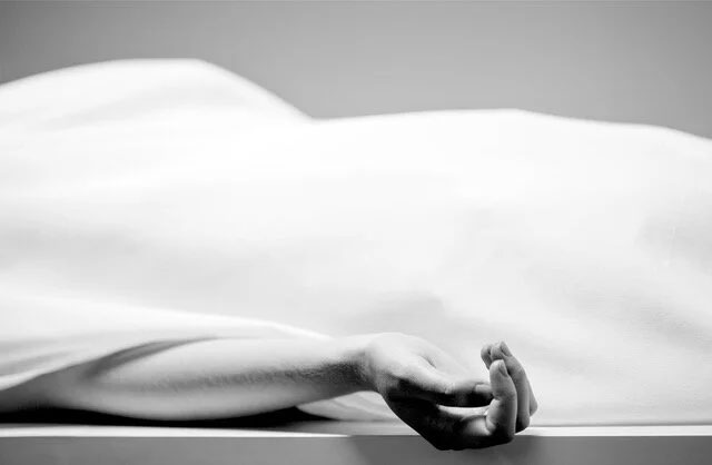 عکس یک شخص مرده