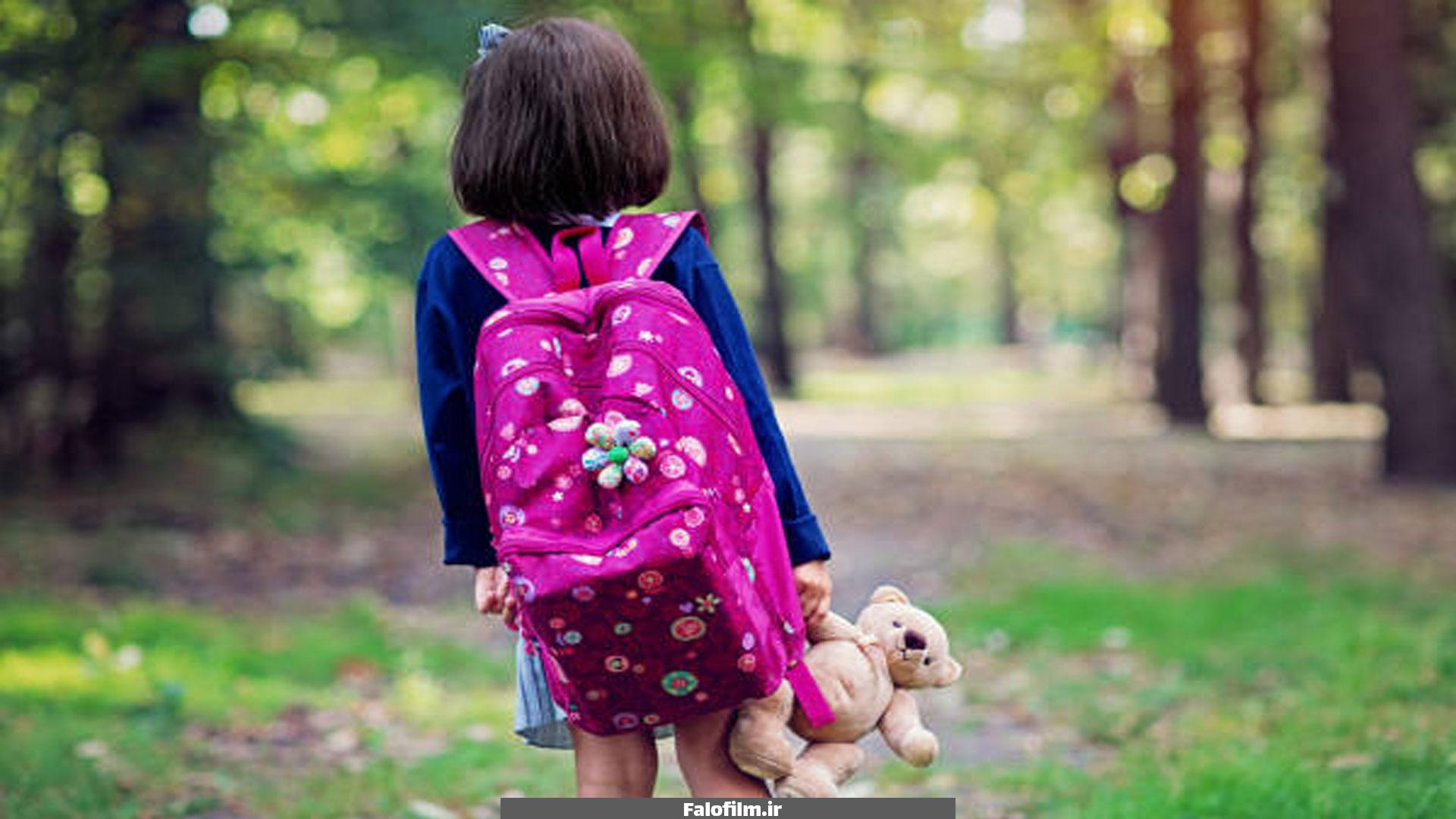 عکس دختربچه تنها و گم شده