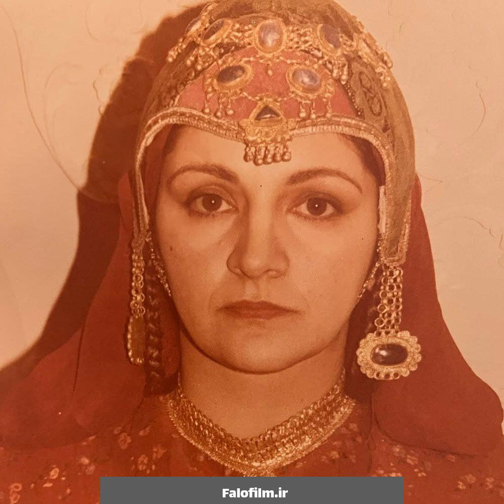 عکس جوانی گلاب آدینه