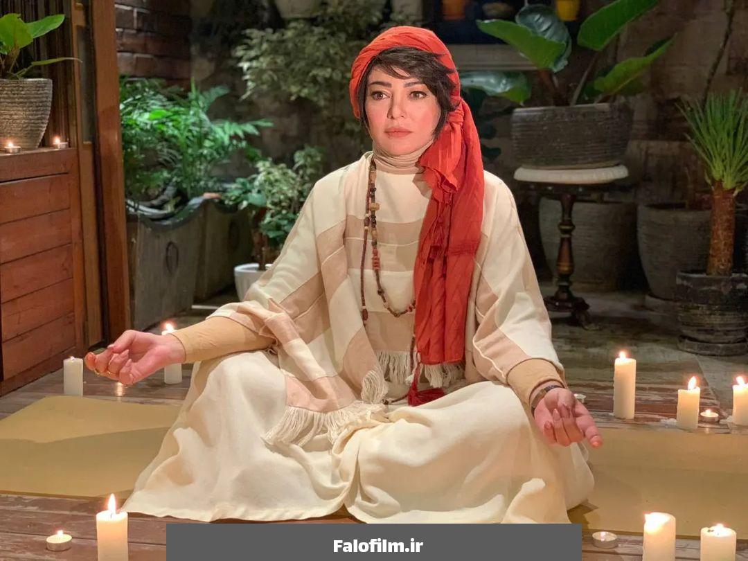 رزیتا غفاری در حین مدیتیشن