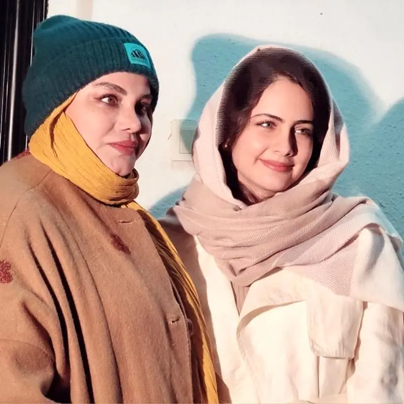 فرزانه فرنام و نرگس آبیار