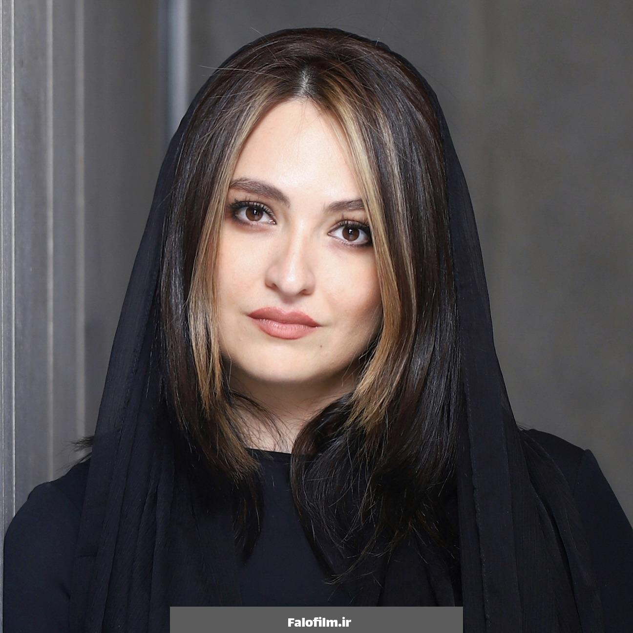 پرتره از گلاره عباسی