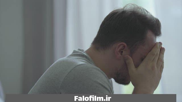 عکس یک مرد غمگین از عشق سابق